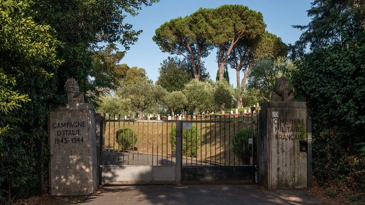 L'entrée du cimetière militaire français de Rome