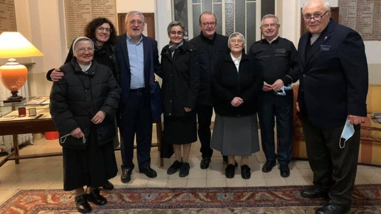 Alcuni membri della Famiglia Scalabriniana (a destra suor Lina Guzzo)