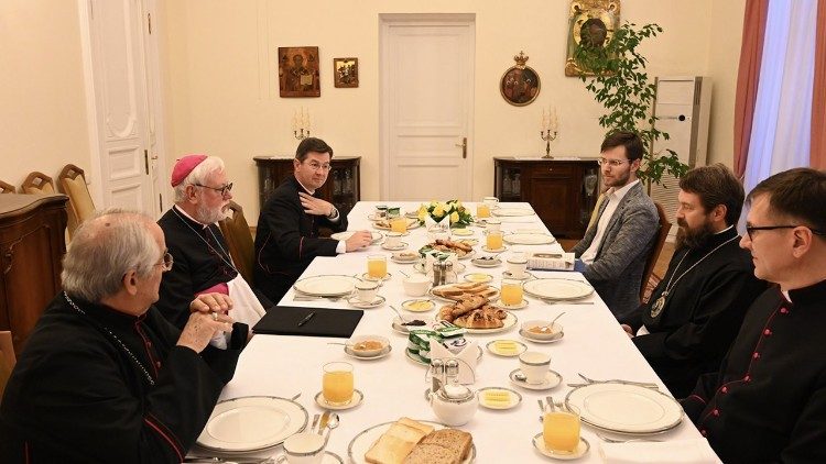 Монсеньор Галлахер на встрече с митрополитом Волоколамским Иларионом