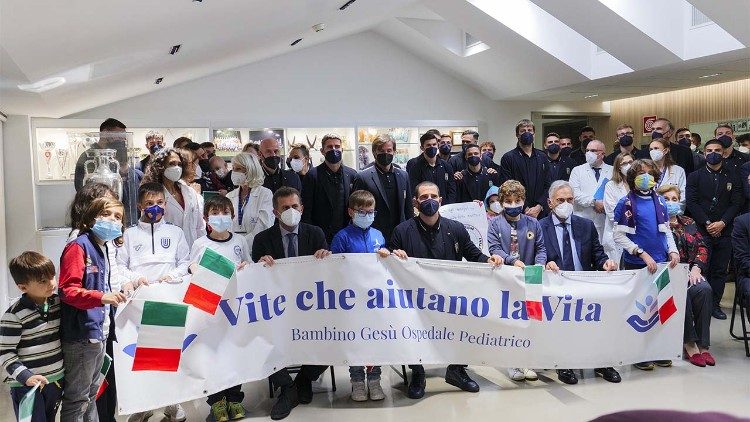 Posjet talijanske nogometne reprezentacije bolnici Bambino Gesu 