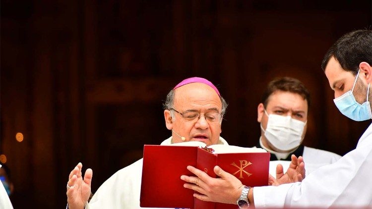 Mons. Arturo Fajardo, presidente de la CEU preside la Eucaristía en el Santuario de la Virgen de los Treinta y Tres
