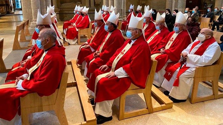 Obispos españoles peregrinan a Santiago de Compostela, al final de su Asamblea Plenaria