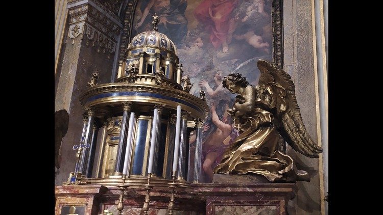L'angelo inginocchiato di Bernini nella Cappella del Santissimo Sacramento della Basilica di San Pietro
