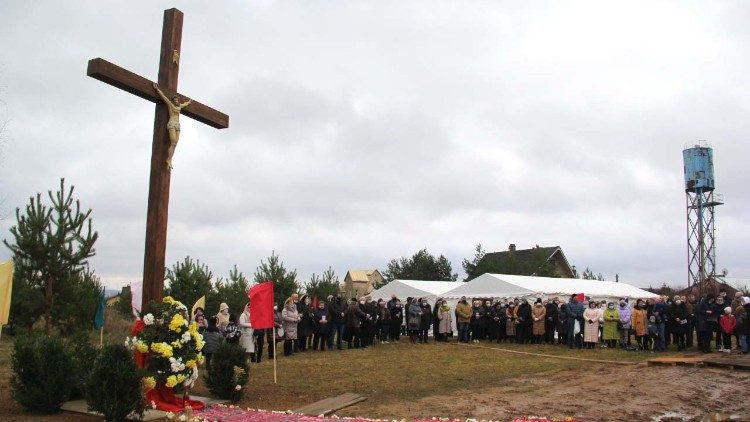 Białoruś: poświęcenie placu pod budowę nowej świątyni w Grodnie