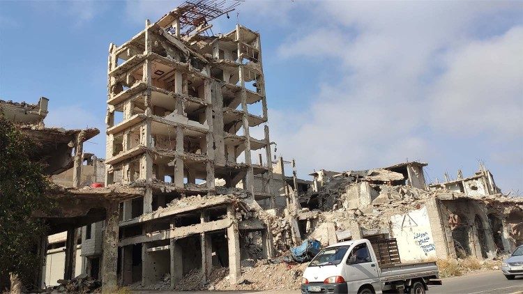 Si stima che circa un terzo della città di Homs sia stata distrutta durante la guerra
