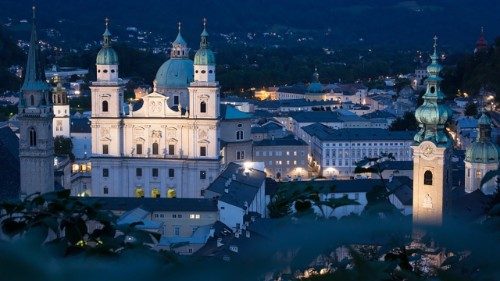 Österreich: Salzburger Erzbischof verteidigt Jungfrauenweihe