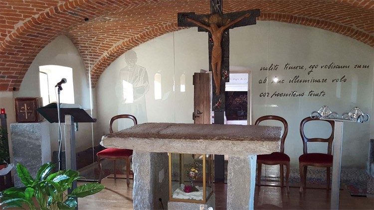 La cappella nella casa natale di don Giacomo Alberione, fondatore della Famiglia Paolina