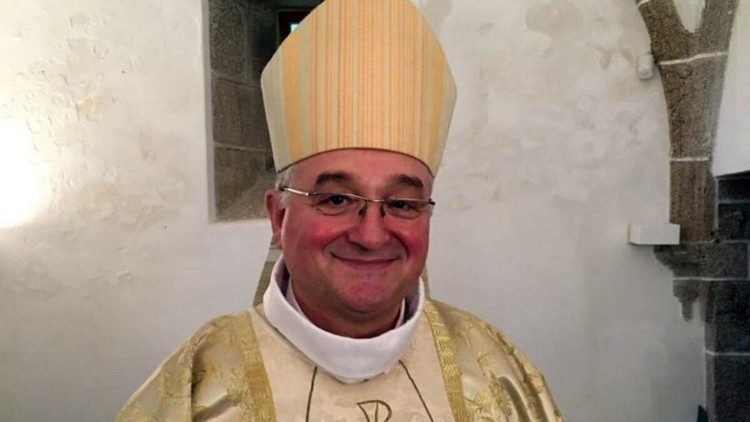 imagen de archivo: Mons. Antonio Gómez Cantero, nuevo obispo de Almería.