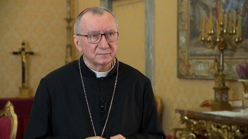 Kardinál Parolin k návrhu nepoužívať slovo „Vianoce“: Tendencia nerešpektovať oprávnené rozdiely
