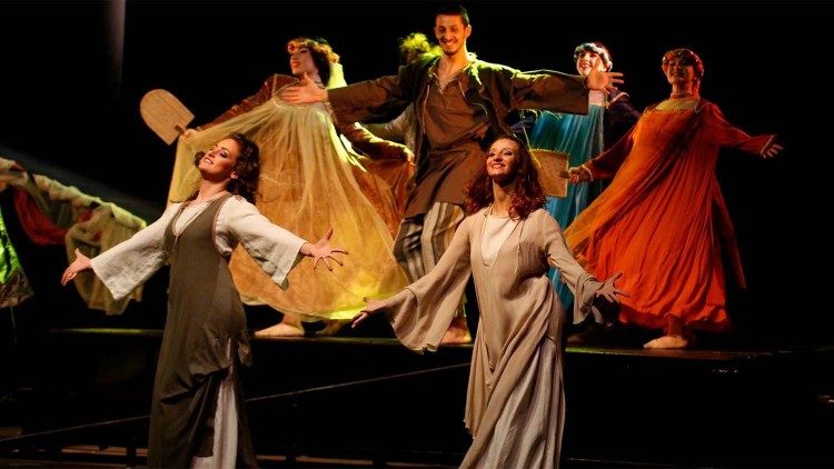 Un balletto e i costumi del "Forza venite gente" originale