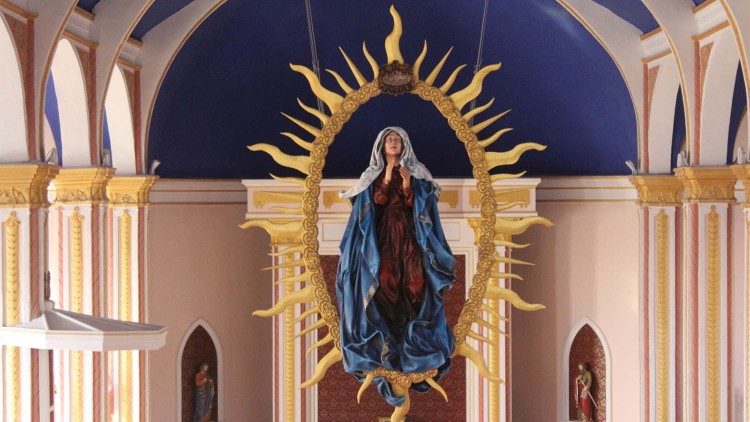 Новата статуя на Дева Мария в с. Житница