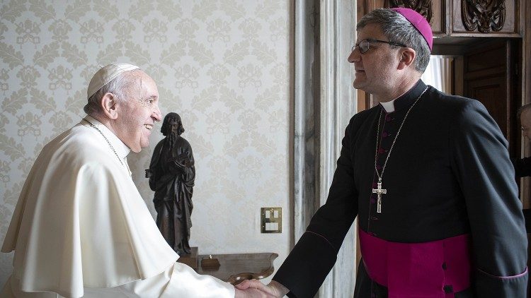 Der Papst mit Erzbischof de Moulins-Beaufort