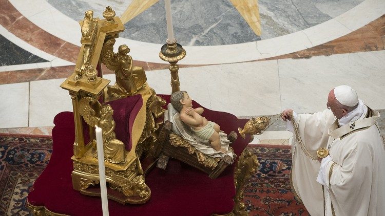 Papa Francesco nella Santa Messa della Notte di Natale del 2020 (foto d'archivio) 