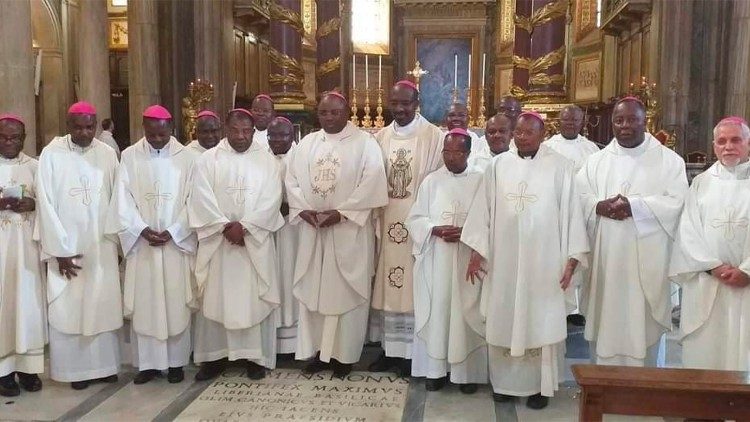  Angola  - Bispos do país
