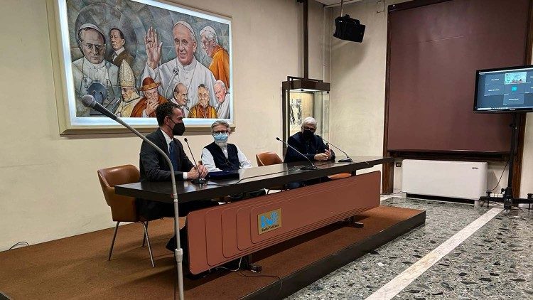 Massimiliano Menichetti (Responsabile Radio Vaticana - Vatican News); p. Pier Luigi Maccalli; Andrea Tornielli (Direttore Editoriale dei Media vaticani)