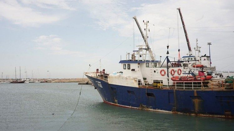 Uno dei pescherecci sequestrati nel 2020 dai libici