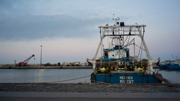 Il peschereccio "Medinea" nel porto di Mazara del Vallo