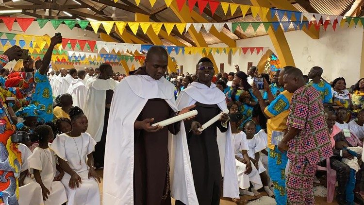 Un momento della celebrazione in Centrafrica per i 50 anni di presenza missionaria dei carmelitani scalzi nel Paese