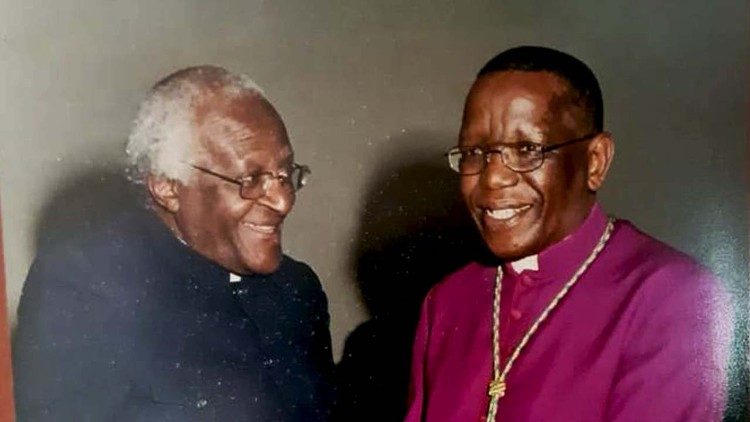 (File) Archbishop Desmond Tutu (left) sharing a light moment with Archbishop Buti Tlhagale.