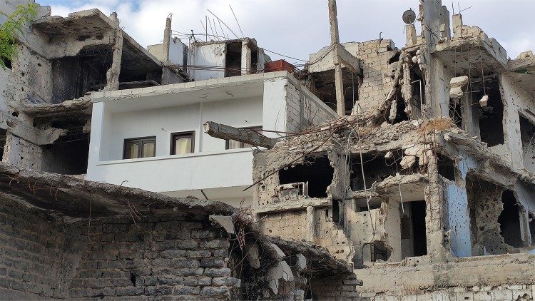 In Homs, Syrien, sind die Schäden des Krieges deutlich sichtbar