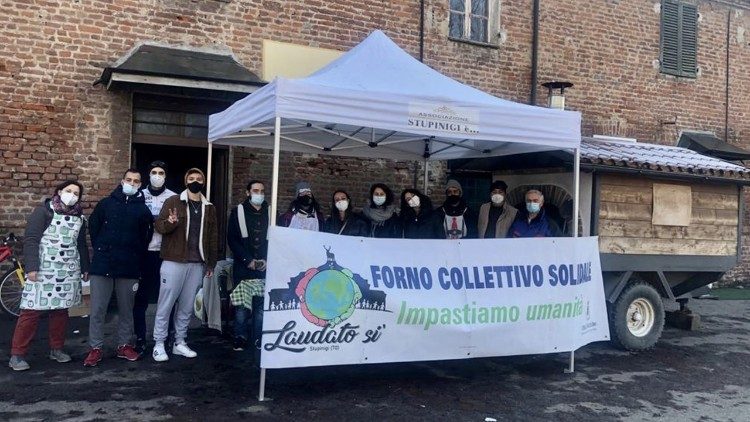 Members of the Laudato si' Community of Stupinigi and their "Impastiamo umanità" bakery