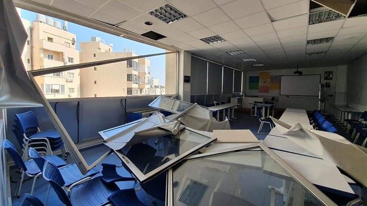 Die Explosion im Beiruter Hafen 2020 hat große Verheerungen angerichtet - hier: in einer katholischen Schule der Hauptstadt