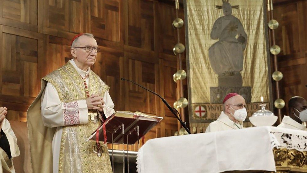 Il cardinale Parolin ha celebrato la Messa stamattina all'Università Cattolica di Milano