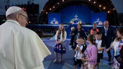 Incontro delle famiglie, il Papa: Roma unita al mondo, chiunque potrà partecipare