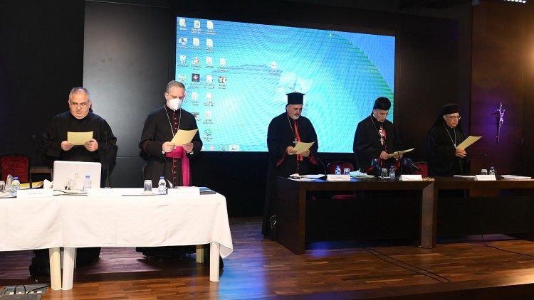 افتتاح الدورة الاستثنائية لمجلس البطاركة والأساقفة الكاثوليك في لبنان، بكركي، الأربعاء 21 نيسان أبريل 2021
