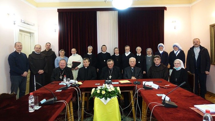 Biskupi i članovi Konferencije viših redovničkih poglavara i poglavarica BiH