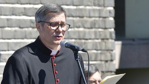 Monsignor Ruiz: La Radio Vaticana è icona missionaria della Chiesa