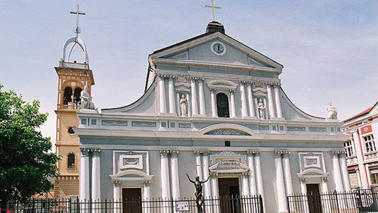 Католическата катедрала "Свети Лудвик" в Пловдив