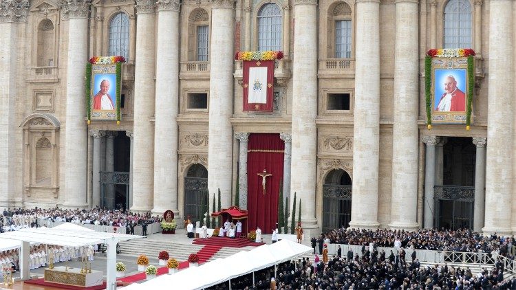 Misa de canonización de Juan XXIII y Juan Pablo II