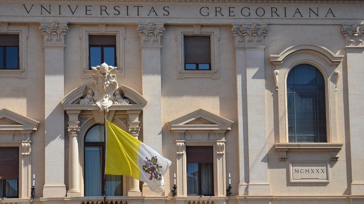 Fachada da Pontifícia Universidade Gregoriana, na Piazza della Pilotta, em Roma