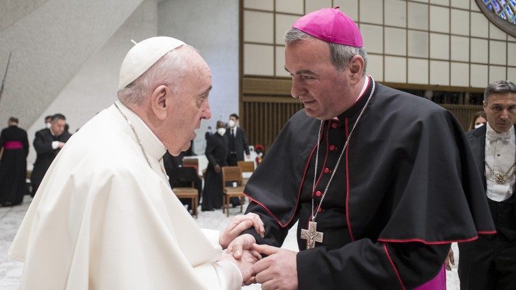  Mons Arjan Dodaj è stato nell'udienza generale dal Papa
