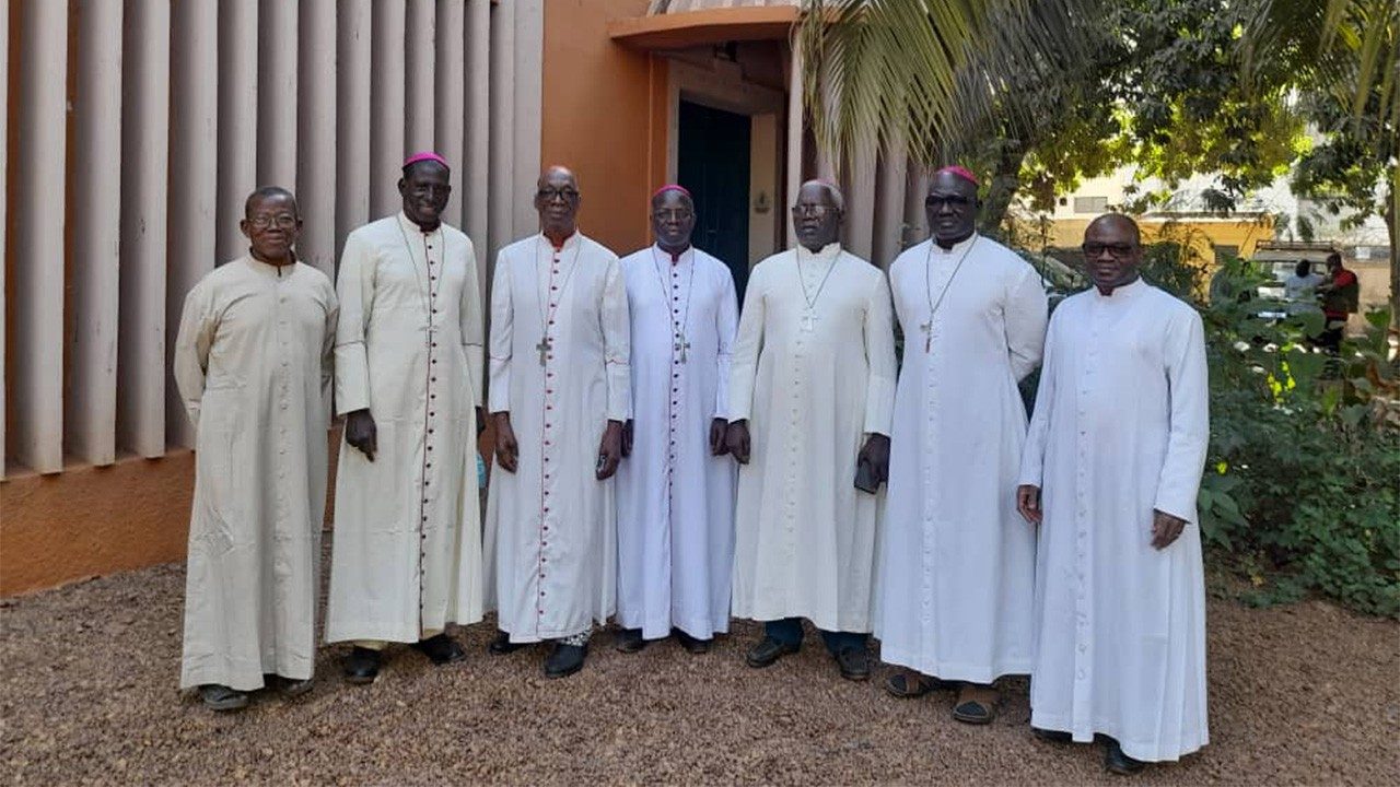 Crise au mali : les évêques appellent au dialogue - vatican news
