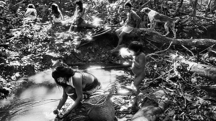 Urprungsbefolkningen Marubo i Brasilien 