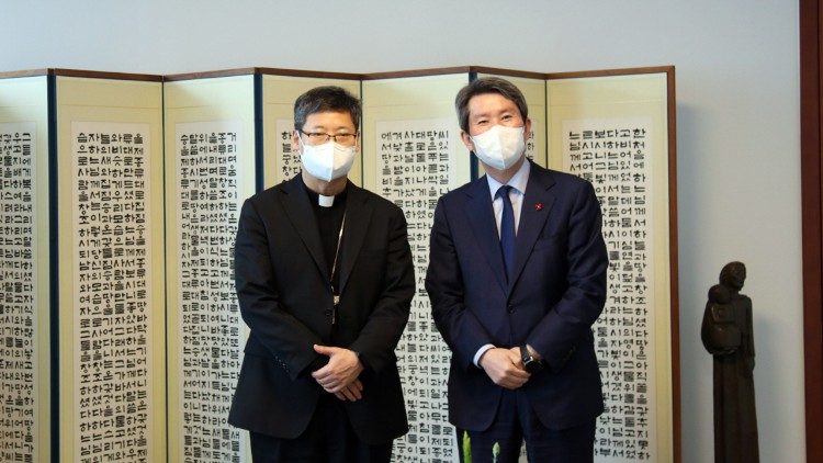 Arcybiskup Seulu przyjął ministra ds. zjednoczenia 