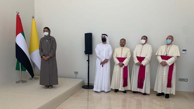 Un momento della cerimonia di apertura della nunziatura negli Emirati Arabi