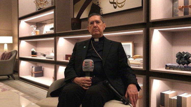 Il cardinal Ayuso Guixot nel corso dell'intervista a Vatican News 
