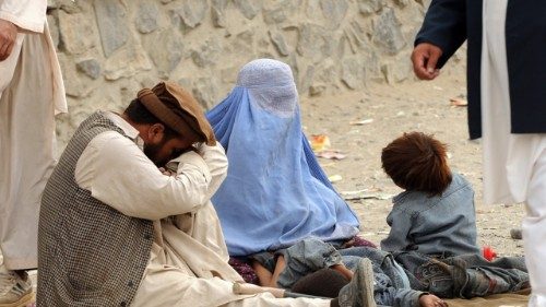 Afeganistão entre fome e terror