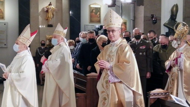 Warszawa: ingres bp. Wiesława Lechowicza do katedry polowej