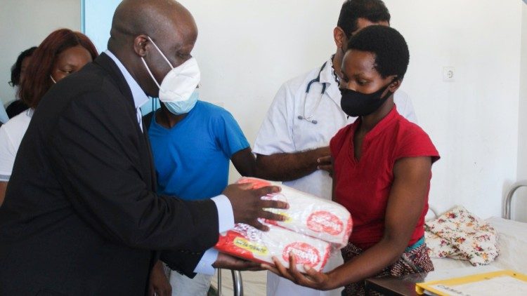 Universidade Católica de Moçambique (UCM) apoia Hospital Central da Beira