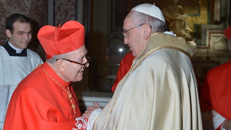 Popiežius Pranciškus ir kardinolas Luigi de Magistris