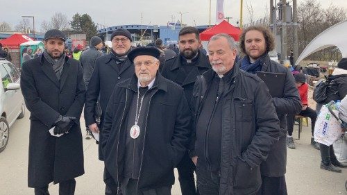 Slowakei: Kurienerzbischof besucht ukrainische Grenzstation