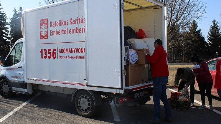 Ajuda aos refugiados ucranianos da Caritas Húngara
