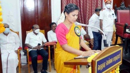 Indie: Dalitská křesťanka se stala nejmladší starostkou města Čennaí