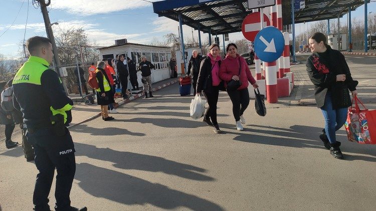 Chegada de refugiados ucranianos em Sighet, fronteira com a Romênia, em 9 de março de  2022.