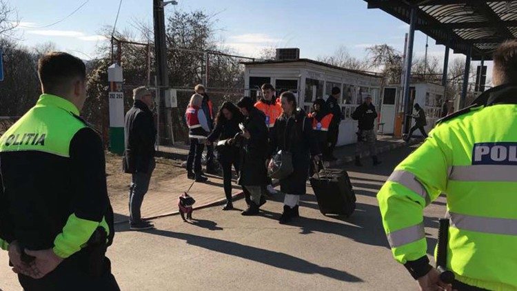 L'accoglienza dei profughi alla frontiera di Sighetu Marmatiei