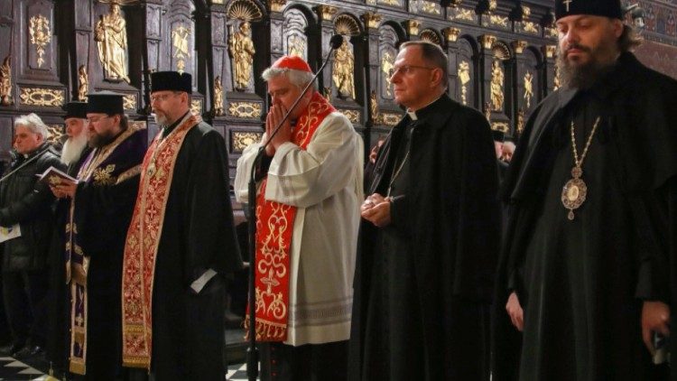 Молебен об Украине во львовском кафедральном соборе (10 марта 2022 г.)